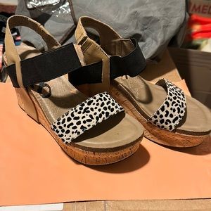 EUC Otbt wedges